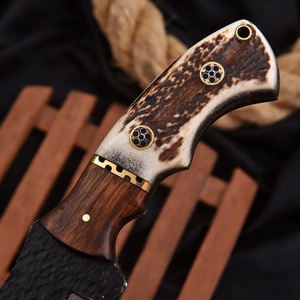 Couteau de chasse à lame fixe en acier Damas forgé à la main, avec manche en corne de cerf et étui en cuir, personnalisable OEM ODM - Product Image 5