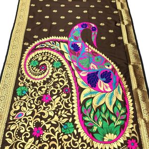 AARIKA TEXTILE Saree long en soie Banarasi Lichi, bordure Zari or rose, grand pallu, richement tissé, avec chemisier assorti - Product Image 3