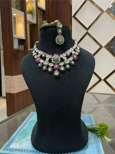Ensemble de collier de mariée Kundan de qualité supérieure, luxueux, parfait pour les mariages, les tenues de soirée, look élégant, convient à toutes les tenues, léger - Product Image 2