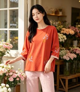 Blusa de Talla Grande con Bordado Floral Rojo para Mujer, Top Holgado Informal de Verano - Product Image 1