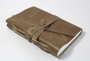Carnet de notes personnalisé en cuir relié vintage pour étudiants, idéal pour les voyages, avec 100 feuilles de papier en coton - Product Image 2