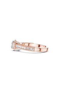 Bague de fiançailles en or blanc 18 carats certifiée IGI avec diamant de laboratoire taille brillant rond et halo de baguettes, vente en gros |   CVD D Couleur VVS1 - Product Image 4