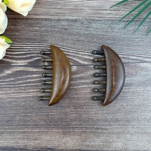 Masseur facial Gua Sha en bois rustique écologique avec artisanat en bois d'acacia massif pour la relaxation musculaire - Cadeau du Nouvel An - Product Image 1