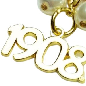   Bracelet en fil d'or avec breloque or 1908 et accents de perles, jonc ajustable, bijou de poignet élégant pour femme, inspiré des sororités - Product Image 3
