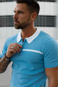 Polo de Punto Azul Claro para Hombre, Manga Corta, Corte Ajustado, Ribete en Contraste, Estilo Preppy, Color Sólido - Product Image 4
