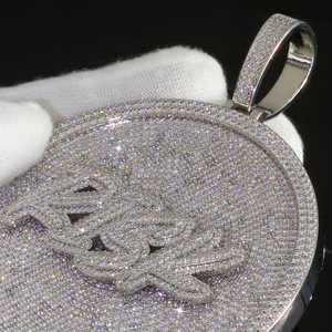 จี้เพชรโมอิสซาไนต์ทรงกลมแบบกำหนดเองได้ เงินแท้ 925 ประดับเพชรเต็มวง สร้อยคอเหรียญวงกลม ผ่านการทดสอบเพชร - Product Image 5