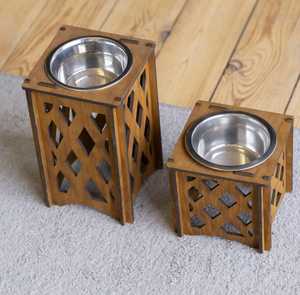 Gamelle double surélevée pour chien avec support en bois de forme carrée, en acier inoxydable, pour une alimentation sécurisée - Product Image 3