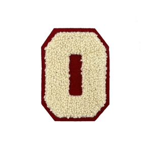 Vente en gros usine : Écussons brodés personnalisés en chenille (lettres A à Z) pour vestes universitaires et vêtements de mode - Product Image 2