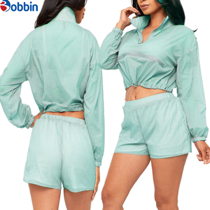 Conjuntos de chándal cortos de hip hop de verano, personalizados, casuales, de 2 piezas, chaqueta corta cortavientos con cremallera, conjunto corto de algodón estilo streetwear para mujer - Product Image 5