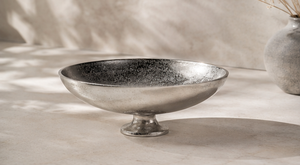 Cuenco Decorativo Moderno de Metal Plateado con Base, Texturizado, para Decoración de Oficina o Biblioteca, Venta al por Mayor - Product Image 4
