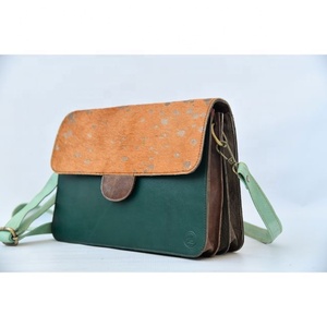 Sacs à bandoulière en cuir de fourrure à imprimé animal de style occidental Sacs à main latéraux en cuir de fourrure d'animal véritable à la mode de haute qualité - Product Image 1