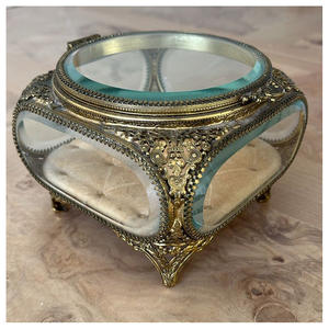 Boîtes à bijoux modernes en verre biseauté en laiton |   Boîte de rangement pour bijoux en verre, fabriquée à la main, en laiton antique moulé sous pression, couleur et dimensions personnalisées - Product Image 3