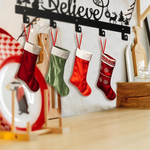 Ganci da Parete in Ferro a Forma di Babbo Natale e Pupazzo di Neve CIFbuy, Decorazione Festiva per Calze di Natale, Appendiabiti Multifunzione TikTok per Ritiro Temu - Product Image 1