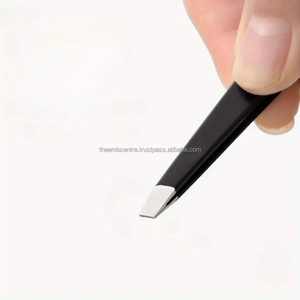 2025 Pince à épiler à sourcils avec logo personnalisé Pince à épiler incurvée à pointe fine en or rose de haute qualité pour la vente en gros - Product Image 6