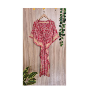 Robe d'été décontractée pour femme, style bohème, imprimé floral, en soie, col en V, manches courtes, coupe ample, longueur ras du sol, effet délavé, écologique - Product Image 3