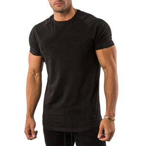 T-shirt pour homme en coton 100% noir, manches courtes, col rond, coupe classique, jersey tricoté, anti-boulochage - Product Image 1
