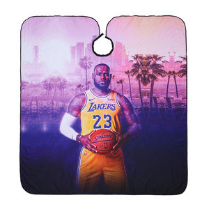 Capa de Peluquería con Estampado de Michael Jordan, Poliéster Resistente, para Uso en Salón y Barbería, Cierre Ajustable en el Cuello - Product Image 4