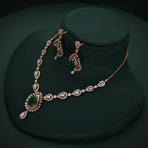 Conjunto de Joyería Unisex en Oro Rosa con Certificación IGI, Gemas Verdes y Diamantes de Corte Brillante para Compromiso, Boda, Collar y Aretes de Lujo - Product Image 2