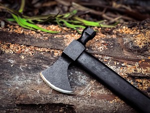 Hacha de Acero al Carbono de Grado Industrial Forjada a Mano, Cabeza de Martillo para Trabajos en Madera con Funda de Cuero, Hacha de Camping Personalizada OEM - Product Image 4