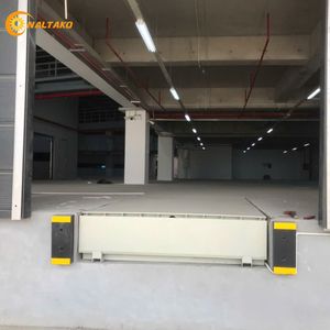 Plataforma Niveladora Hidráulica Industrial de 10 Toneladas OEM/ODM para Descarga de Contenedores de 40 pies - Product Image 2