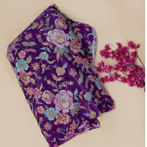 Tissu Crêpe Naturel Violet Prune avec Imprimé Floral Optique pour Kaftans du Moyen-Orient et Vêtements Britanniques - Product Image 4