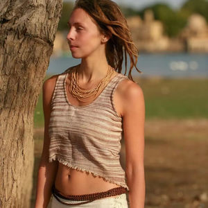 Haut court rayé en coton Khadi tissé à la main, style bohème chic, avec ourlet effiloché, vêtement d'été artisanal et écoresponsable pour femme - Product Image 3