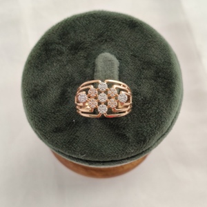 แหวนทองคำขาว 18K ประดับเพชรลายดอกไม้ ดีไซน์หรูหราสำหรับผู้หญิง สวมใส่ได้ทุกวัน เหมาะสำหรับงานแต่งงาน งานเลี้ยง และโอกาสพิเศษ - Product Image 4