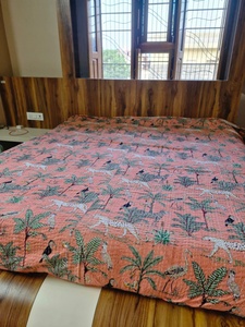 Edredón 100% Algodón, Tamaño Queen, Bordado Indio, Estampado de Árboles de la Selva Blancos, Estilo Bohemio, Reversible, Hecho a Mano, Ecológico, para Todas las Estaciones - Product Image 3