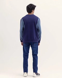 เสื้อสเวตเชิ้ตแขนยาวคอกลมผ้าฝ้ายสำหรับผู้ชาย ทรงปกติ เหมาะสำหรับใส่ซ้อนชั้นในฤดูหนาว ทำงาน เดินทาง ยามเช้าที่อากาศหนาวเย็น ลายดิจิทัล - Product Image 4