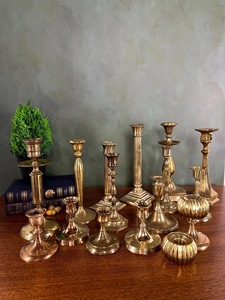 Support de bougie conique vintage en laiton fait main ILAHI, motif gaufré, 1 couleur, haute qualité, résistant à la chaleur, pour la maison et Noël - Product Image 1