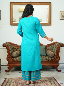 Ensemble Kurta et Palazzo Droit pour Femme en Rayonne Imprimée Or, Couleur Teal, Séchage Rapide, Idéal pour l'Été, Tenue Décontractée, Traditionnelle, Festive ou de Soirée - Product Image 4