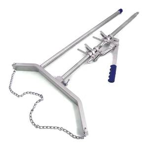Asa de acero inoxidable reutilizable y ajustable con cadena para extracción de terneros - Herramienta obstétrica veterinaria para el parto de terneros - Product Image 1