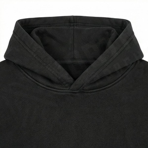 Hoodie surdimensionné élégant pour homme, design vintage délavé avec poche avant, confortable, personnalisable pour l'hiver. - Product Image 4