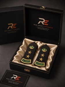 Epaulettes Uniformes para Hombros Fabricados con Materiales de Calidad para Aplicaciones de Vestimenta Profesional y Formal - Product Image 1