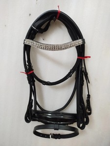 Bridon de dressage de qualité supérieure avec frontale en cuir ornée de 5 rangées de cristaux blancs, toutes tailles disponibles à prix raisonnable - Product Image 4