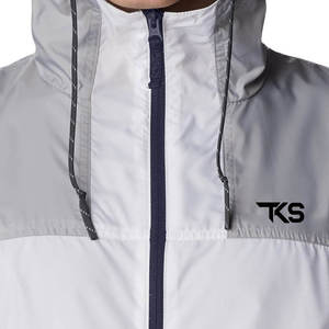Veste coupe-vent de couleur personnalisée avec une construction légère et une coupe confortable, idéale pour les aventures en plein air - Product Image 6