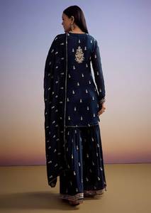 Ensemble haut de gamme Sharara Dupatta Zimmy Choo avec broderie à sequins - Product Image 4