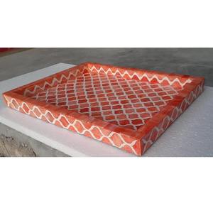 Plateau de service rond en bois d'acacia Art Déco avec incrustations de nacre, cadeau de Noël en provenance d'Inde - Product Image 5