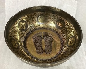 Bols chantants tibétains sculptés à la main pour les thérapies de guérison, les bains sonores et la méditation, à prix de gros pour le nettoyage des chakras - Product Image 5