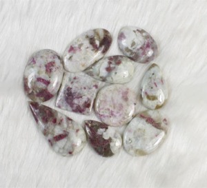 Piedras Preciosas Sueltas de Cuarzo, Turmalina y Rubí Natural de Alta Calidad, en Diversas Formas y con Reverso Plano, de 1-2 Pulgadas, Venta al Por Mayor para Fabricantes - Product Image 5