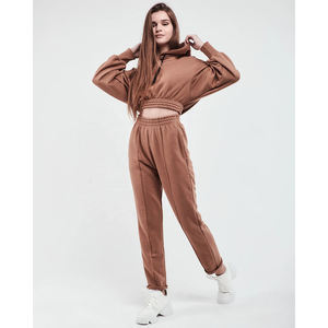 Nouveau survêtement de haute qualité en gros pour femmes, ensemble sportif avec crop top, survêtement uni pour femmes - Product Image 6