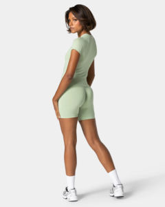 T-shirt basique minimaliste pour femme, style moderne et épuré, mode contemporaine, étiquettes personnalisées, design de logo, manches raglan, imprimé en spandex - Product Image 5