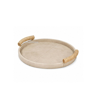 Bandeja de Servir Redonda de Cuero Elegante Concept Home con Asas Doradas, Color Negro Sólido, Grado Comercial, Apta para Lavavajillas, para Uso en Restaurantes - Product Image 5