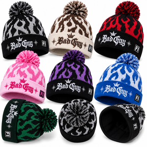 Bonnet tricoté unisexe à pompon avec motif graphique, personnalisable par broderie, revers côtelé, style streetwear, vente en gros, marque privée, USA - Product Image 5