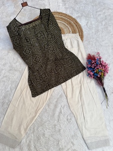 Bandhej Print Cotton Fabric Short <b>Kurti</b> With Linen Plazzo Ladies wear Casual And Regular Wear Dress Design With Low Price - Product Image 4