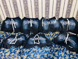 กางเกงขาสั้นผู้ชายผ้าฝ้ายเฟรนช์เทอร์รี่ปักลายขาดๆ สไตล์ฤดูร้อน ปี 2026 ผลิตจากโรงงานคุณภาพสูง MOQ ต่ำ รับเพิ่มโลโก้ตามสั่ง - Product Image 3