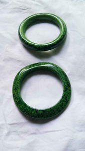 Bracelets en résine au design unique, bracelets très demandés - Product Image 3