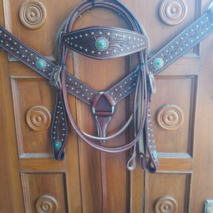 Cabezalera y Pechopetral de Cuero Occidental de Alta Demanda |   Hermosos Conchos Hechos a Mano para Arreos |   Equipo de Equitación de Primera Calidad |   2026 - Product Image 2