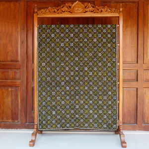 Tela de Algodón Batik Tulis Indonesiana Hecha a Mano con Diseño Tradicional Nitik Ceker Ijo, Color Verde Oliva, Textil Premium - Product Image 4