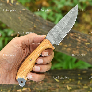 Couteau de chasse en acier Damas forgé à la main UA Supplies, lame à pointe tombante, manche en bois, étui en cuir, personnalisable ODM/OEM, usage industriel - Product Image 2